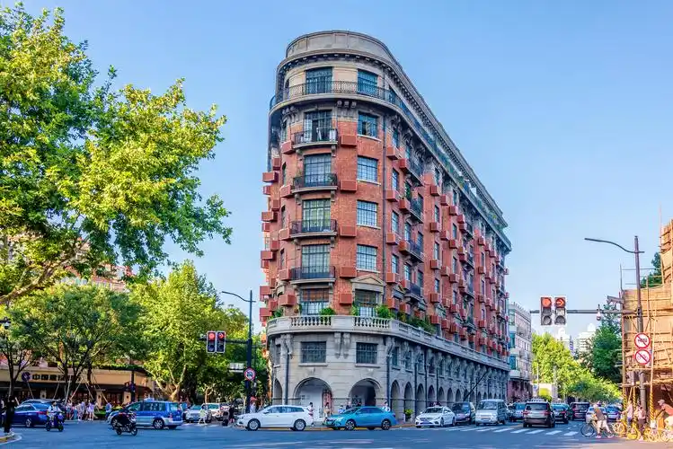 慢直播丨想和你漫步上海武康路,落叶缤纷中感受诗意烟火_上直播_澎湃