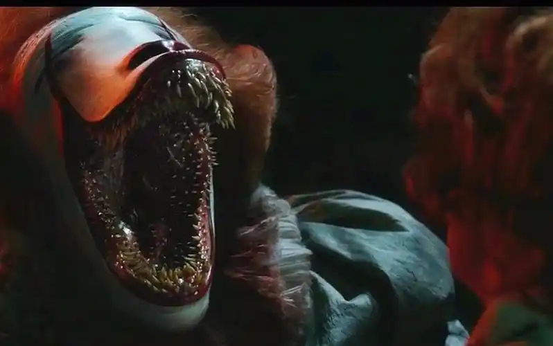 4分钟潇洒解说《小丑回魂》,今年最好的恐怖电影,小丑血盆大口全是