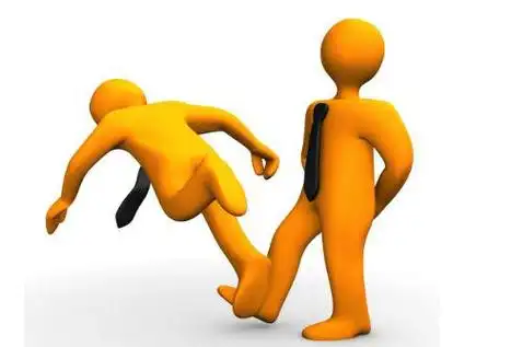 "这里说的"小人"常被解释成内心阴险狡诈,自私自利,卑鄙无耻的人,这种