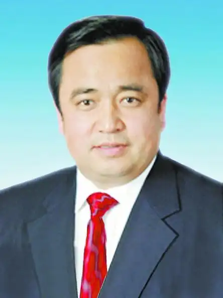 新当选的新疆自治区主席副主席简历