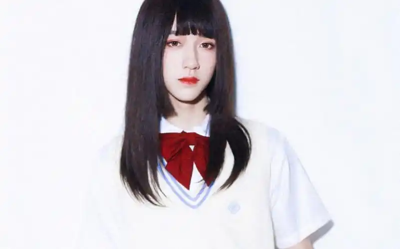 【贺峻霖】tina公主留下了一道选择题 (女装挑战集锦)_哔哩哔哩_bili