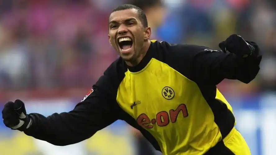 《球星故事》阿莫鲁索!活在罗纳尔多阴影下的巴西妖刀