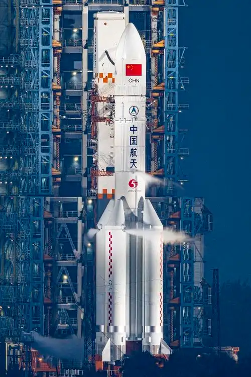 "胖五"归来!长征五号运载火箭发射成功
