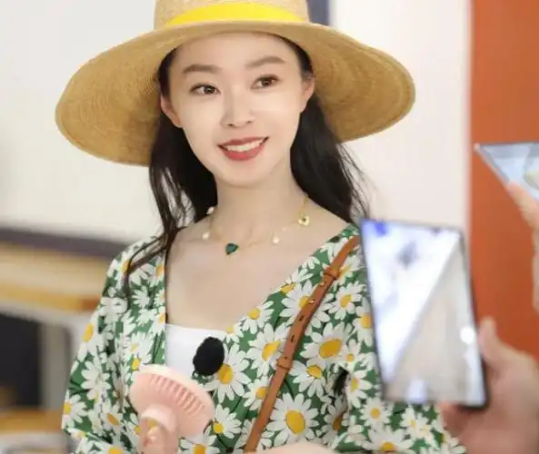 88斤宋轶谈养生,拍戏必带十几个保温杯!喝各种茶饮真不怕湿气重