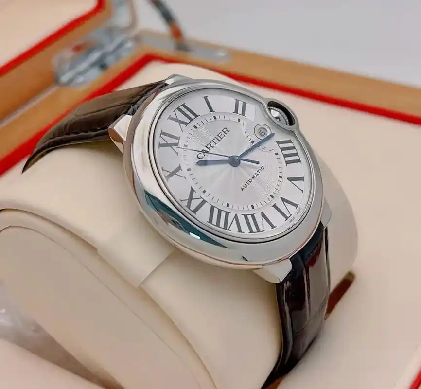 卡地亚蓝气球42钢带.今收到:【大号蓝气球w69016z4白 - 抖音