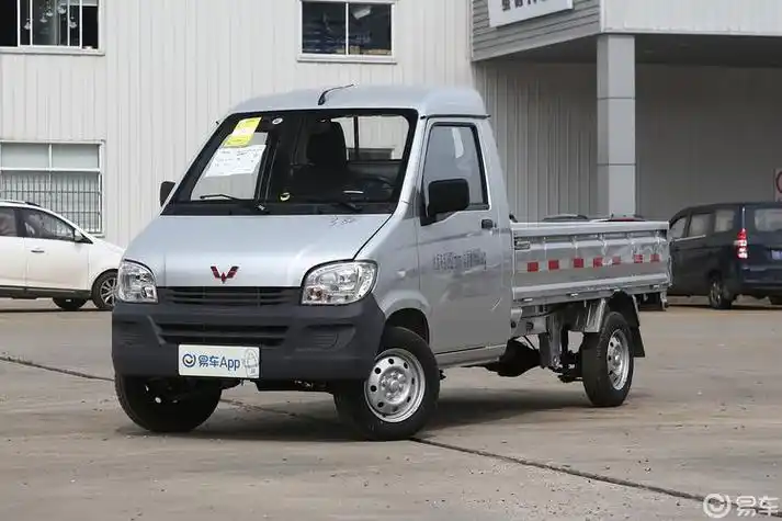 四万左右五菱之光单排小货车收音机能插内存卡播放音乐吗?