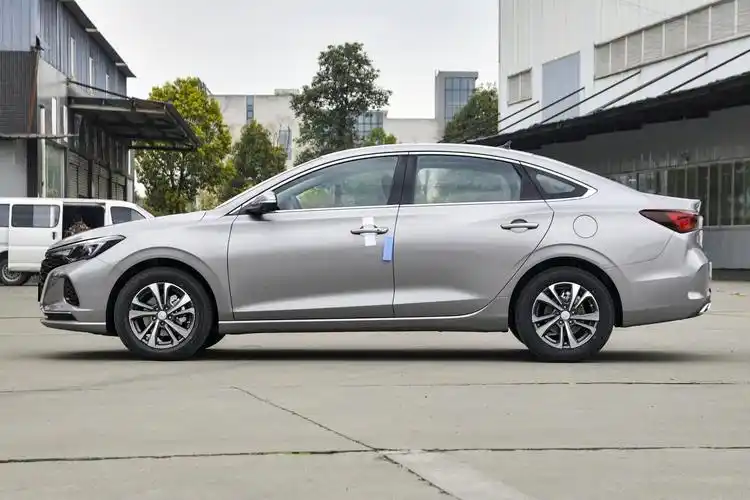 逸动2021款 plus 蓝鲸ne 1.