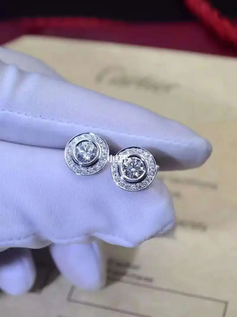 卡地亚耳钉 #卡地亚 cartier 无与伦比的卡地亚耳钉,非凡的设计灵感