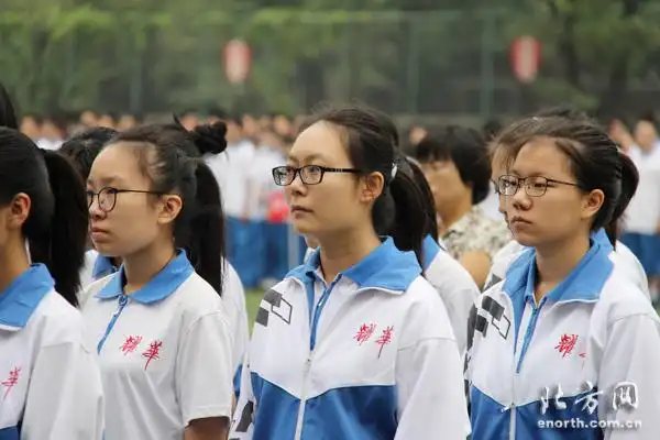 天津耀华中学今日举行开学典礼