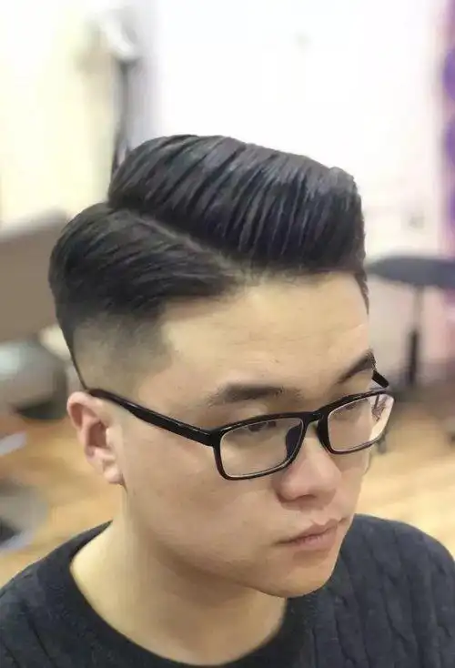 男生三七分短头发示范,短发图片,发型图片