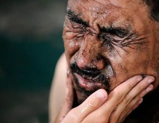 5张催人泪下的感人的照片张张直戳内心图1就看哭了无数人