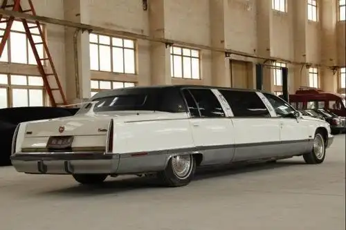 凯迪拉克加长版 凯迪拉克凯雷德加长版_三叶汽车