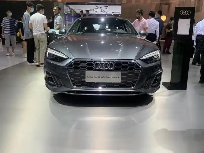 2020年广州车展新款奥迪a5运动的造型满满的运动感