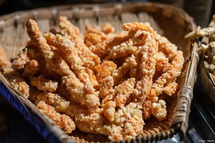 成都特色小吃:现炸酥肉