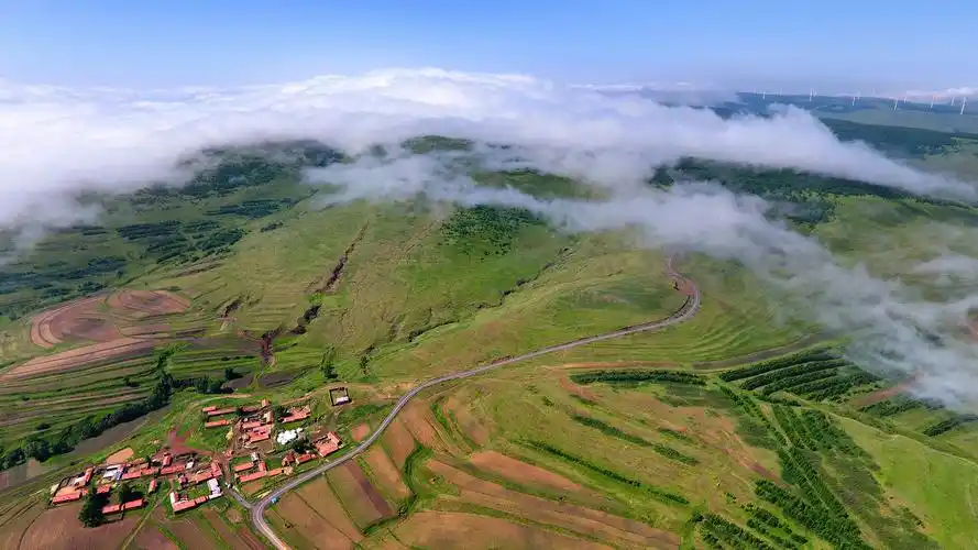 张北草原天路航拍图.