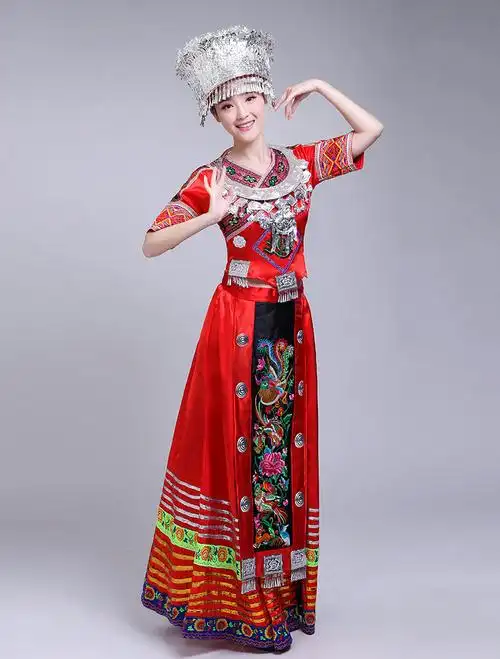 津谨岸苗族演出服装长款刺绣云南黎族瑶族土家族少数民族舞蹈女 红色