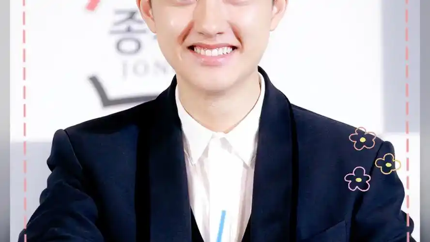 都暻秀|暻秀呀,你到底是怎么做到喝了那么酸的饮料还能露出这么灿烂的