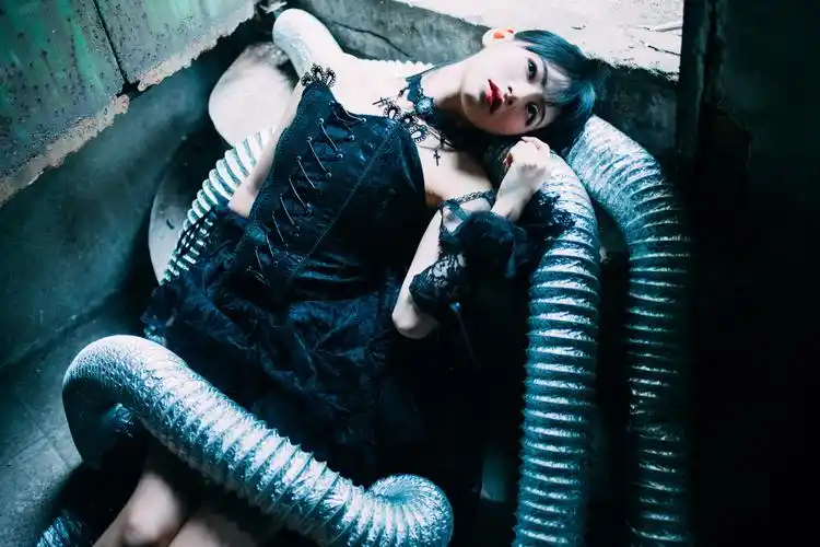 sing女团门面林津伊暗黑写真曝光鬼新娘魅惑惊艳