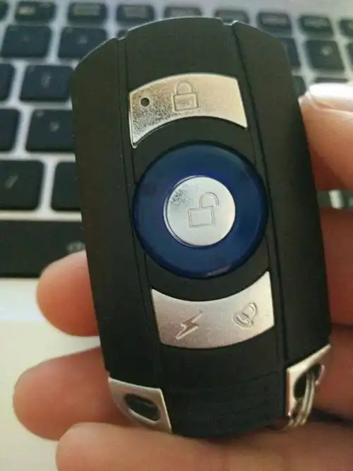 雅迪踏板车遥控钥匙怎么用?图