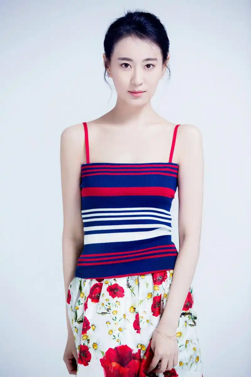 王乐君,1985年1月28日出生于天津市,毕业于天津音乐学院,中国内地女