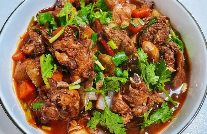 sorry,我要吃可爱的兔兔了!喷香扑鼻的红烧兔肉