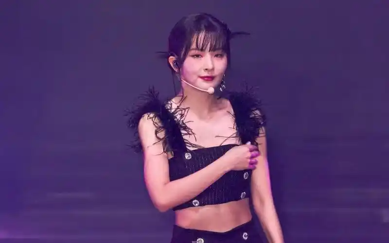 甜美的性感!姜涩琪 peek-a-boo 舞台直拍!