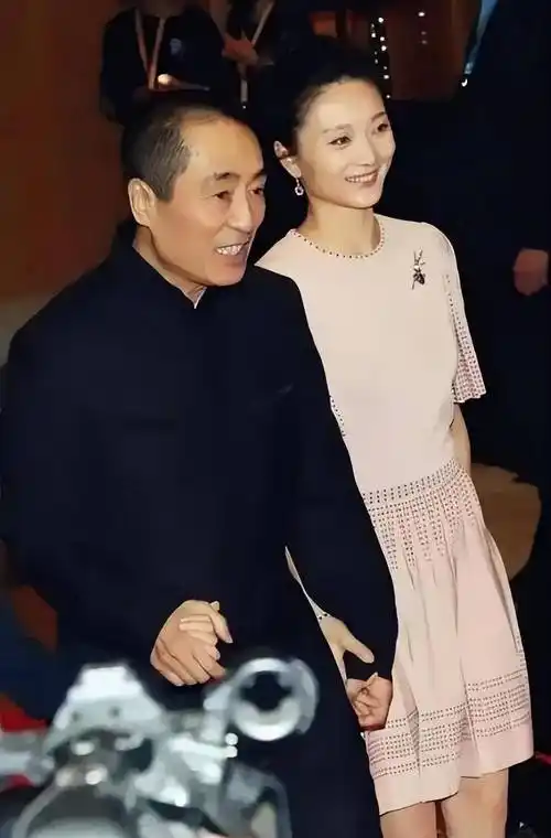 原创名导太太陈婷19岁为爱退学五年三胎逼退巩俐独得张艺谋宠