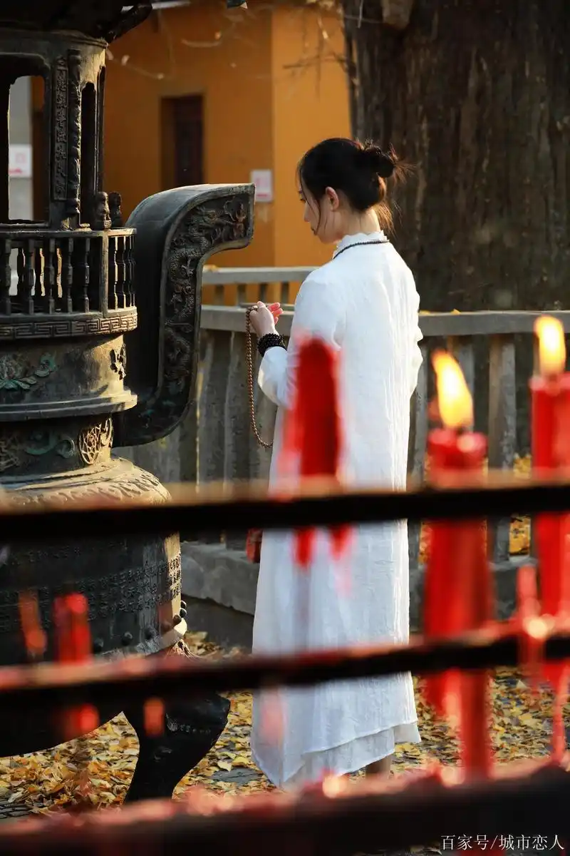 美女摄影:虔诚的祈祷