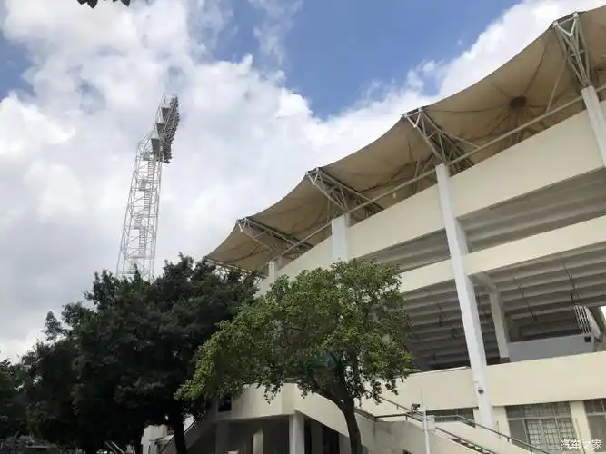 畅游中国足球联赛广州赛区花都体育场