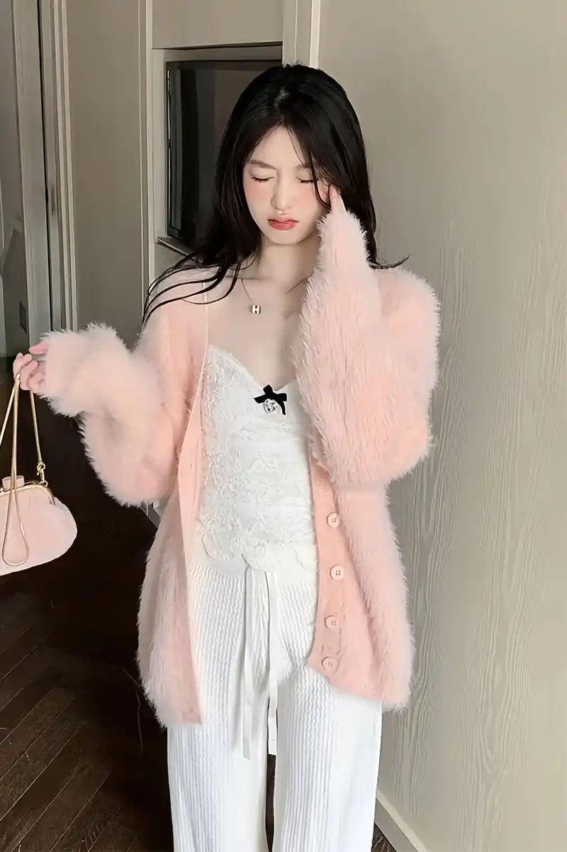 纯欲天花板 蕾丝蝴蝶结吊带!这款超短吊带太好看啦!纯欲蕾丝蝴 - 抖音