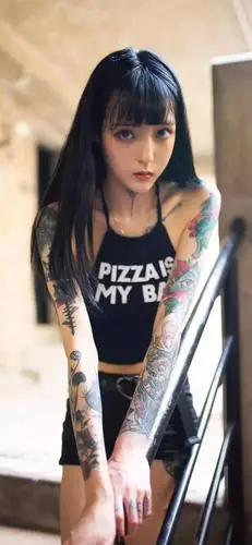 高清iphone全面屏壁纸| 最全的花臂纹身小姐姐