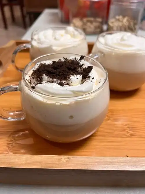 小翌妈妈做的模仿贡茶的奶盖奶茶