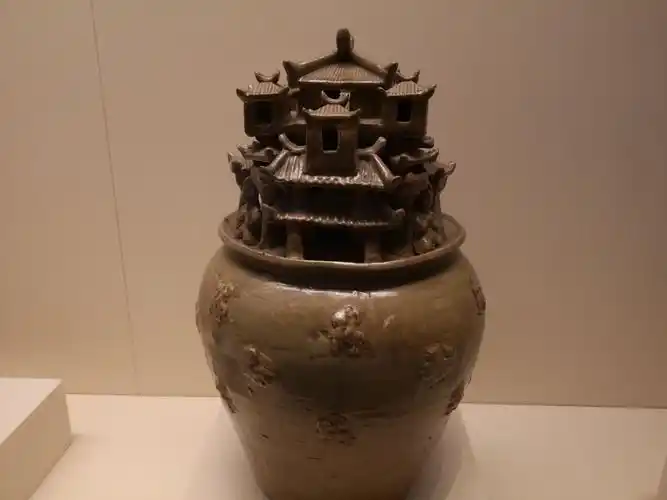 "青瓷魂瓶"西晋(公元265年_316年).