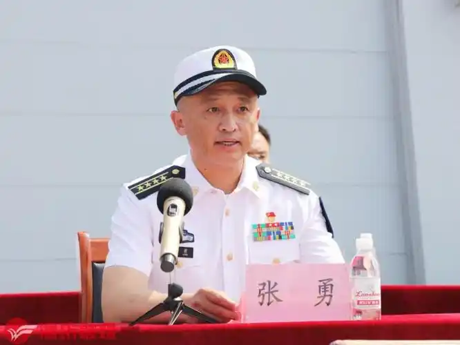 惠新安带领市慰问团走访慰问北部战区海军机关和潍坊舰官兵