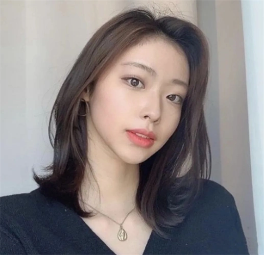 今年最流行的锁骨发发量多or少都适合剪