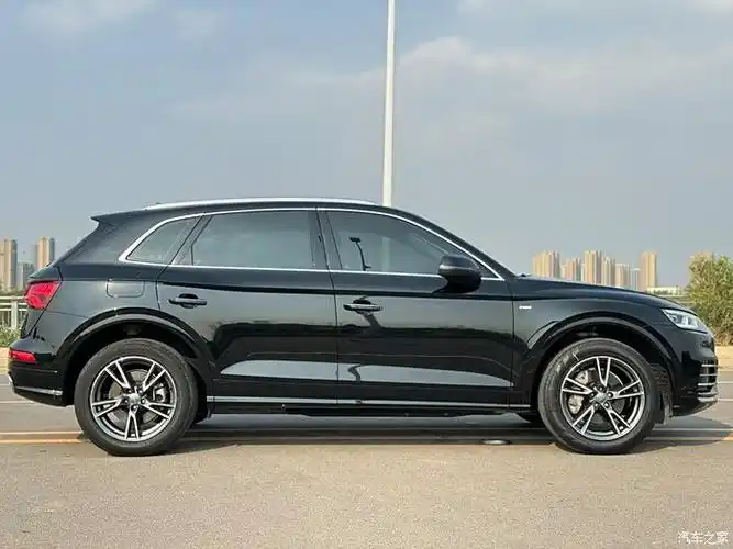 20款奥迪q5l 40tfsi 荣享时尚,私家一手原版原漆万