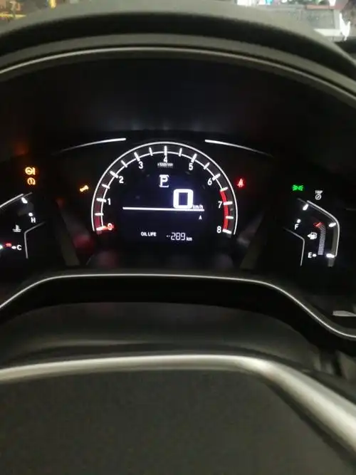 来问我吧咨询1,按仪表上的按钮,仪表显示oil life公里数  2,按住仪表