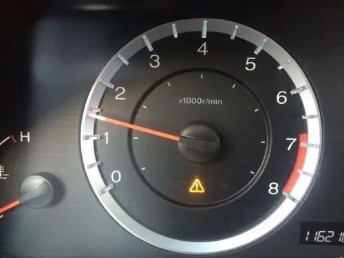 技师解读:汽车仪表盘出现三角形感叹号是什么问题故障?