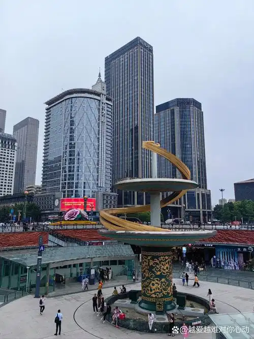 成都一夜游之天府广场 成都一夜游:天府广场-ifs国金中心-太古里-春熙