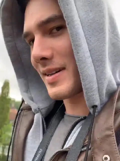 mikthongraya[超话]# 震惊!街头惊现绝世.