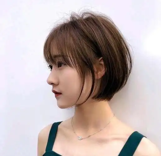 时尚的女士短发发型,可爱女生的必备发型