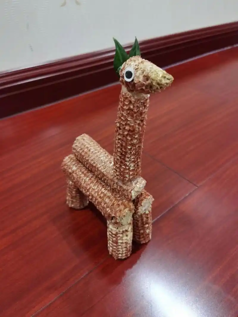 幼儿园手工玉米芯~ 我的第一个幼儿园作业! 干玉米芯做小动物造型