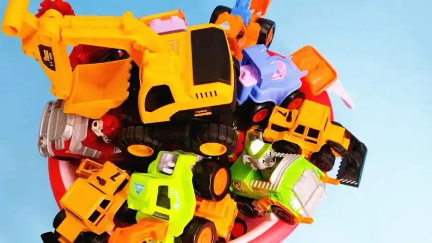 满满一盆工程车玩具堆成山 赶紧一起来认识一下吧