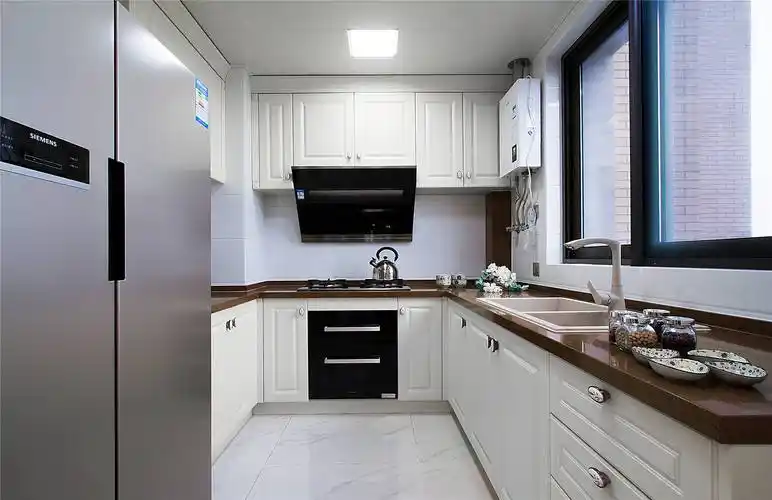 不锈钢厨房吊柜规格通常如何确定?