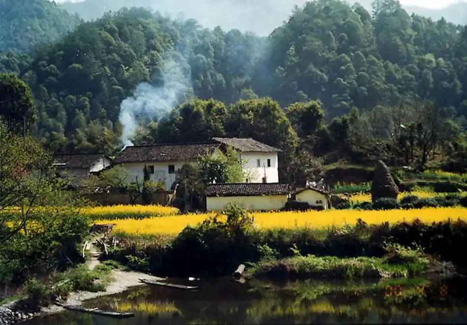 皖南乡村人家炊烟