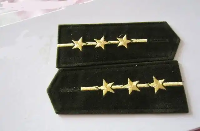 号手就位中夏拙就任连长为何佩戴中尉军衔