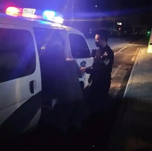 某天夜里,一阵熟悉的电话铃声响起,黑山镇派出所值班的民警抬起头望向