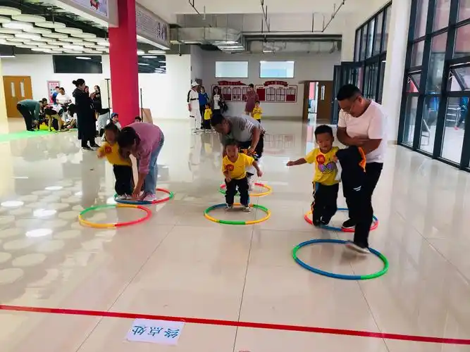 运动促健康 亲子伴成长 ——青州中学幼儿园秋季亲子趣味运动会