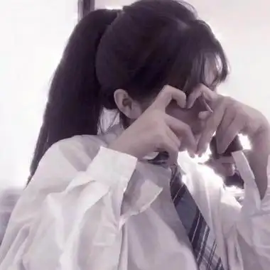 比心头像女生真人图片可爱女生比心手势头像