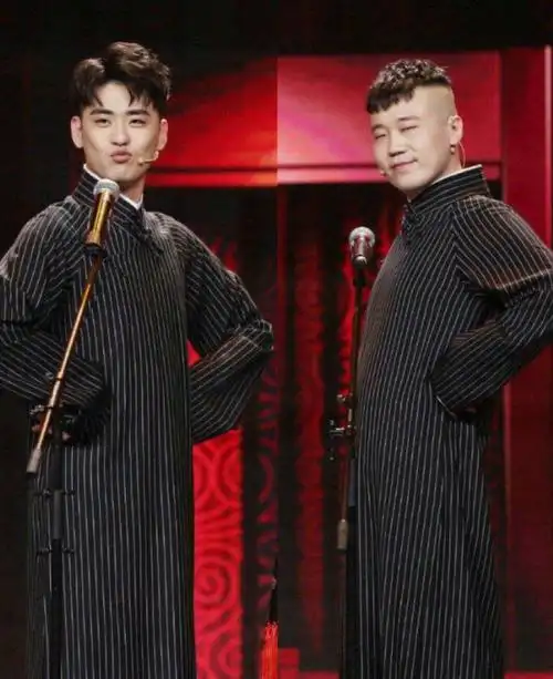 同时这个德云社的名号也打了出来,可能是现在的人们也是比较喜欢相声